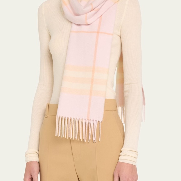 Burberry Soft Pink Check 100% cashmere Scarf - Picture 1 of 5
